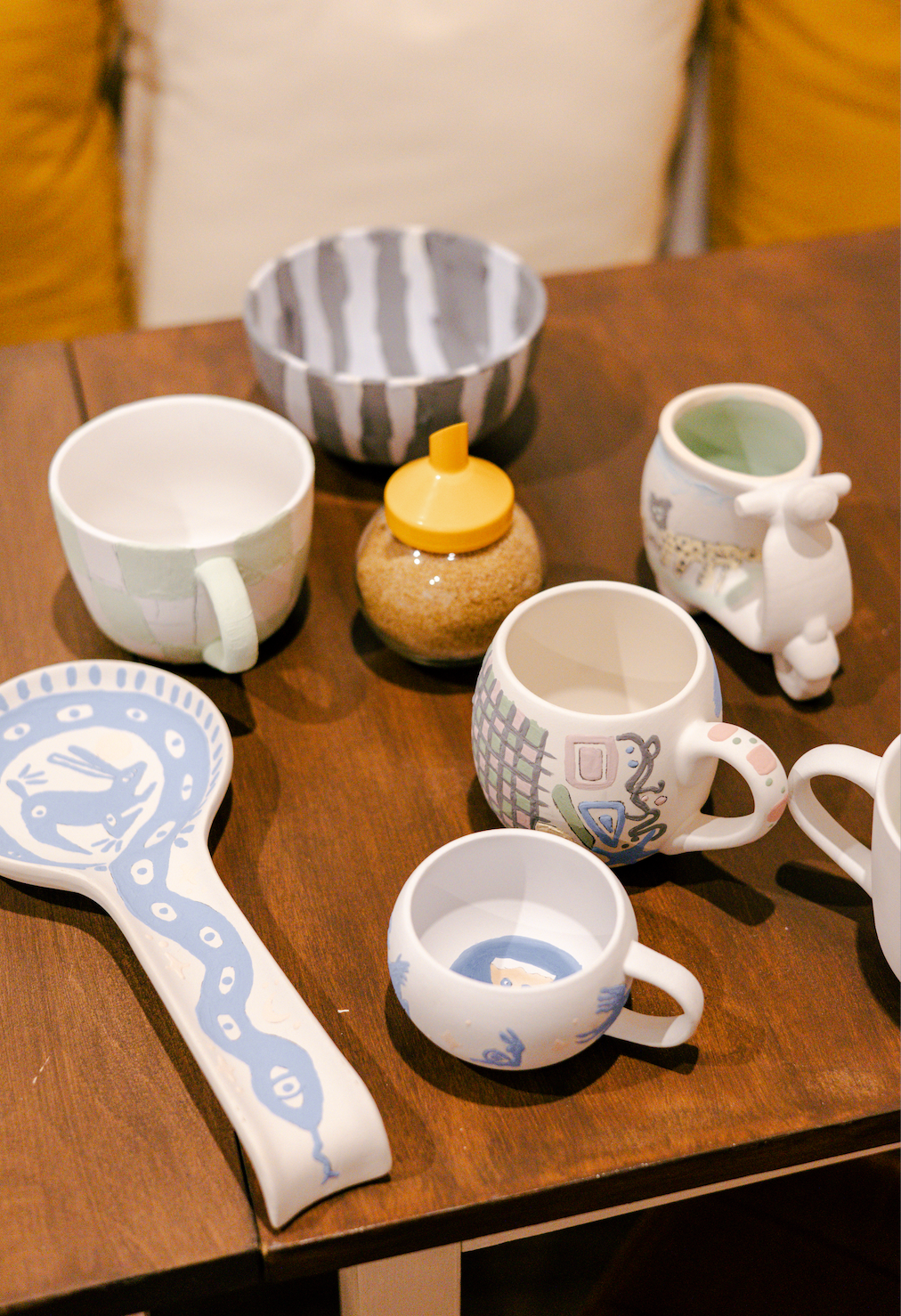 Atelier peinture sur céramique chez Café Simone